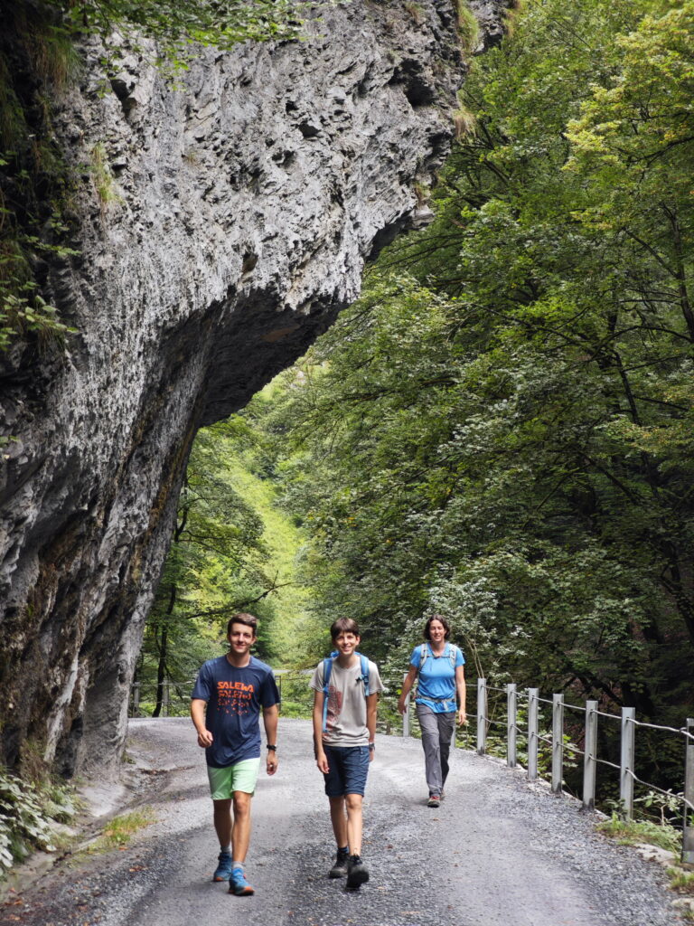 Taminaschlucht Preise - den vorderern Teil der Schlucht in Bad Ragaz kannst du kostenlos besuchen